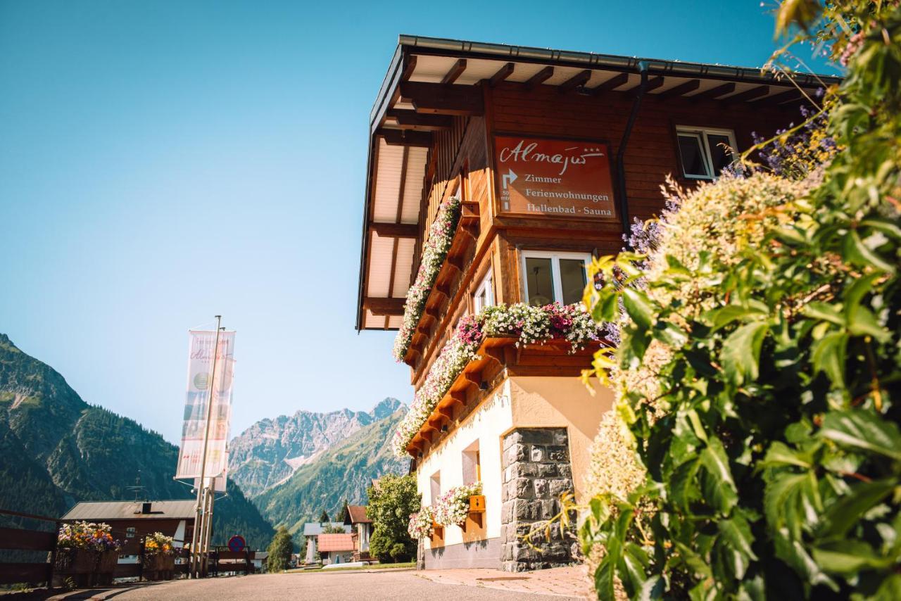 Ferienhotel Almajur Mittelberg Exterior foto
