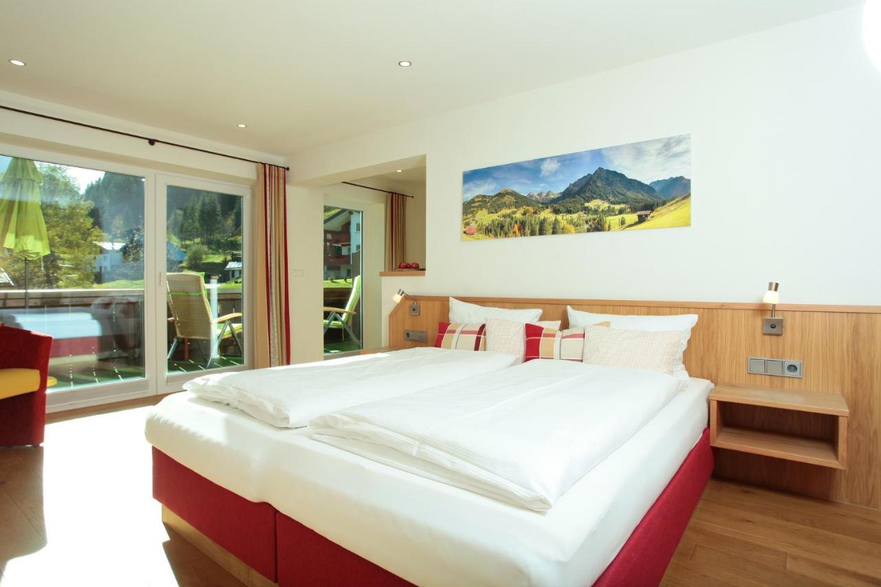 Ferienhotel Almajur Mittelberg Exterior foto