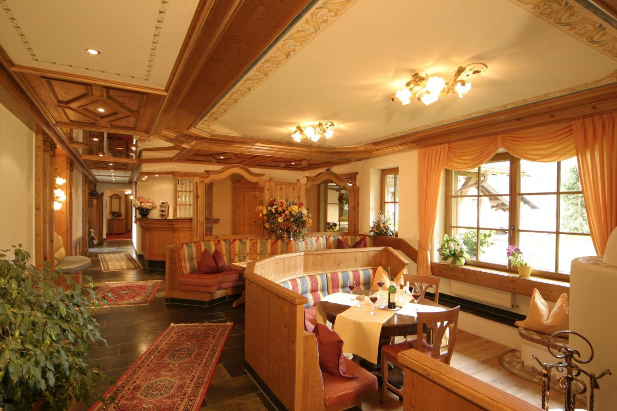 Ferienhotel Almajur Mittelberg Exterior foto