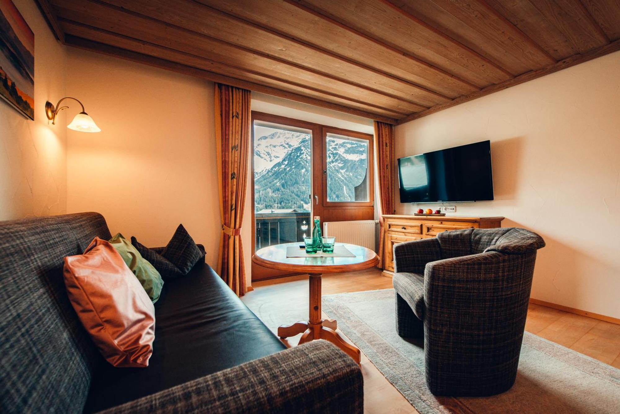 Ferienhotel Almajur Mittelberg Zimmer foto